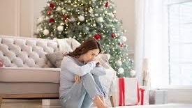 Niña árbol Navidad